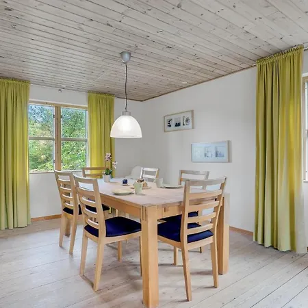 Stunning In Romo With Kitchen Rømø Kirkeby