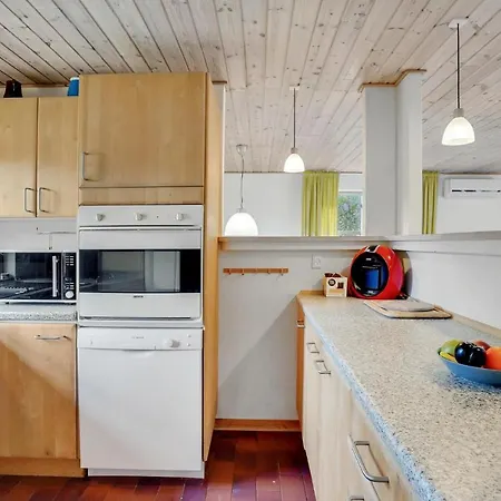 Stunning In Romo With Kitchen *